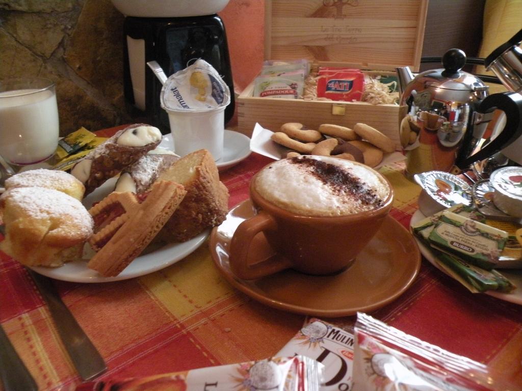 Hostel Josef Палермо Екстериор снимка