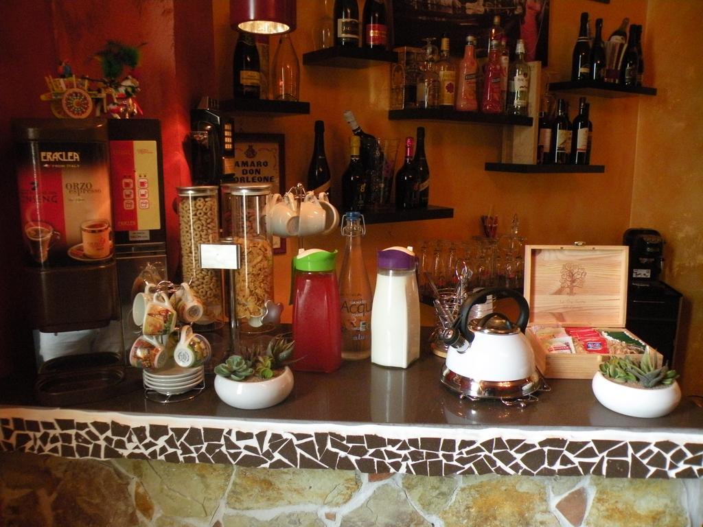 Hostel Josef Палермо Екстериор снимка