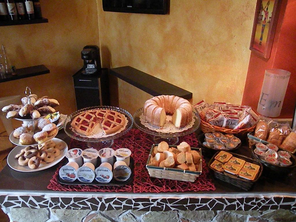 Hostel Josef Палермо Екстериор снимка