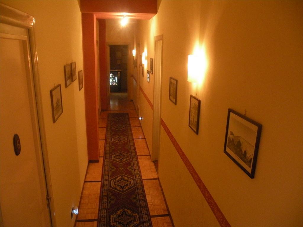 Hostel Josef Палермо Екстериор снимка