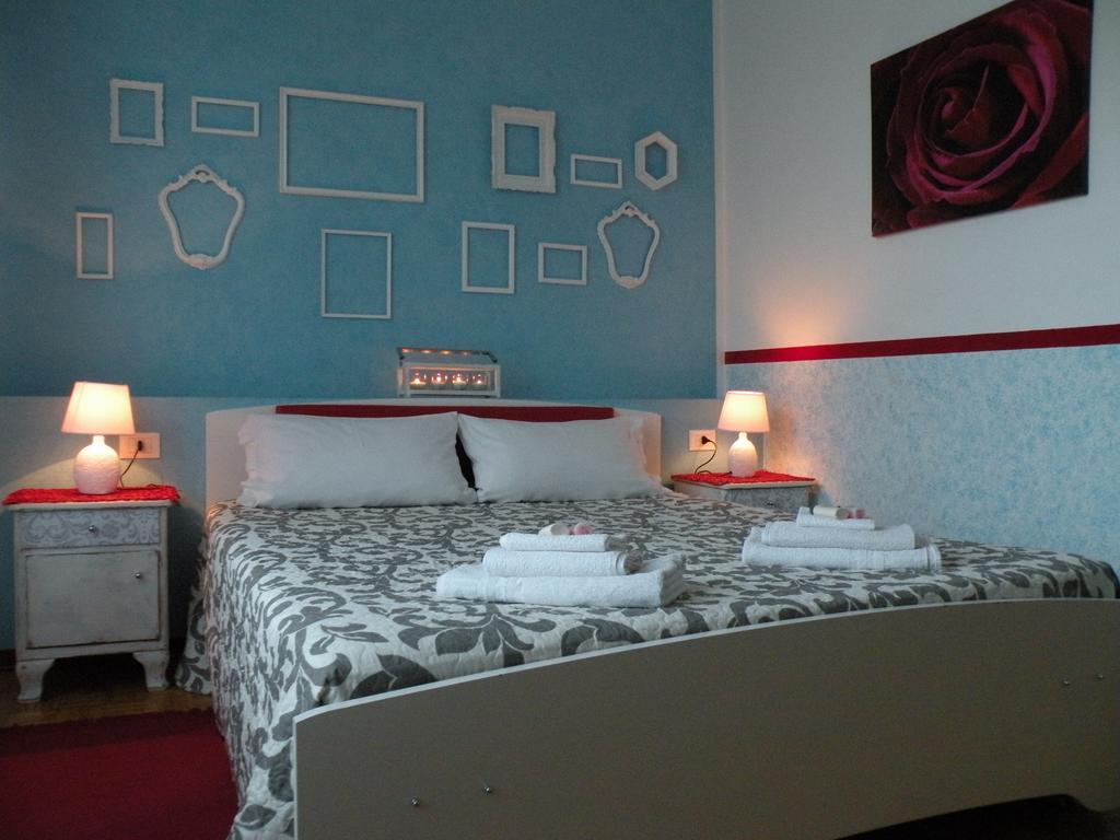 Hostel Josef Палермо Екстериор снимка