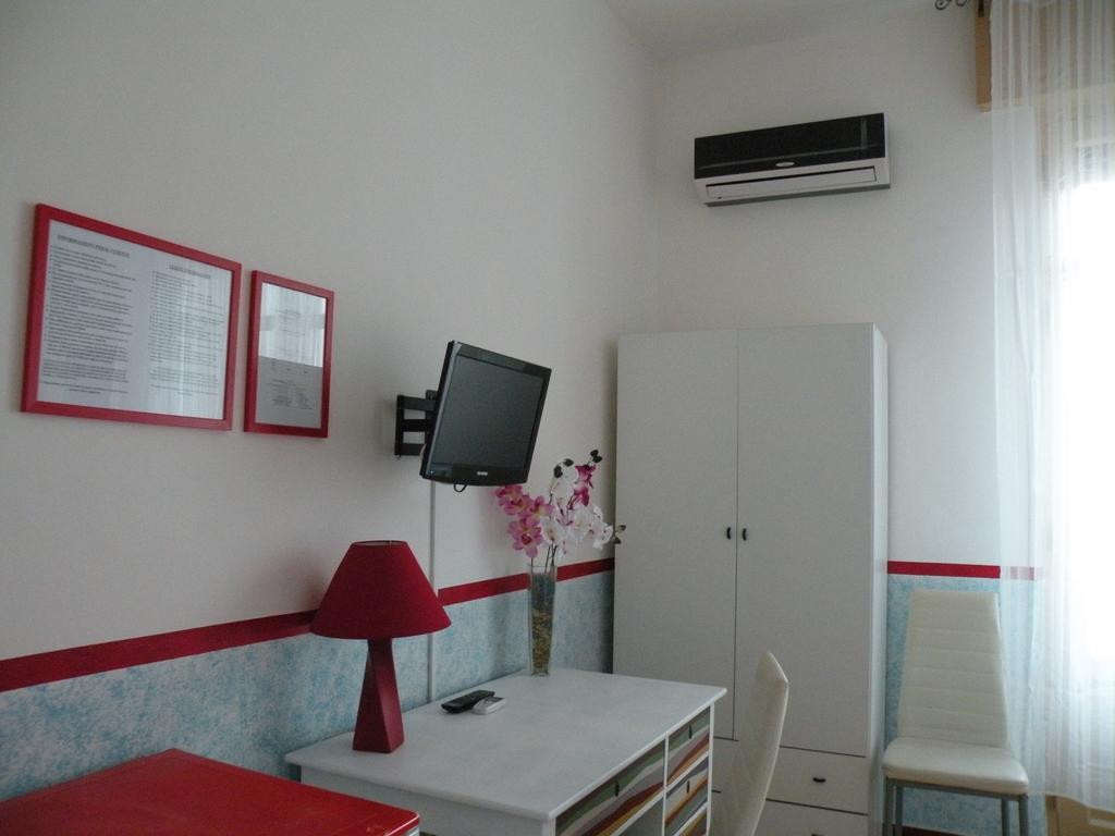 Hostel Josef Палермо Екстериор снимка
